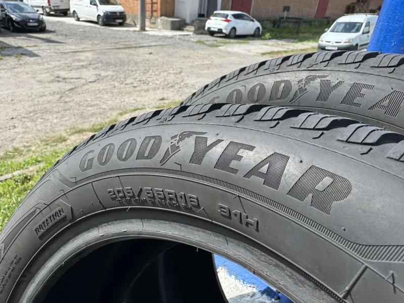 Зимові шини Goodyear 205/55 R16 — фото 4