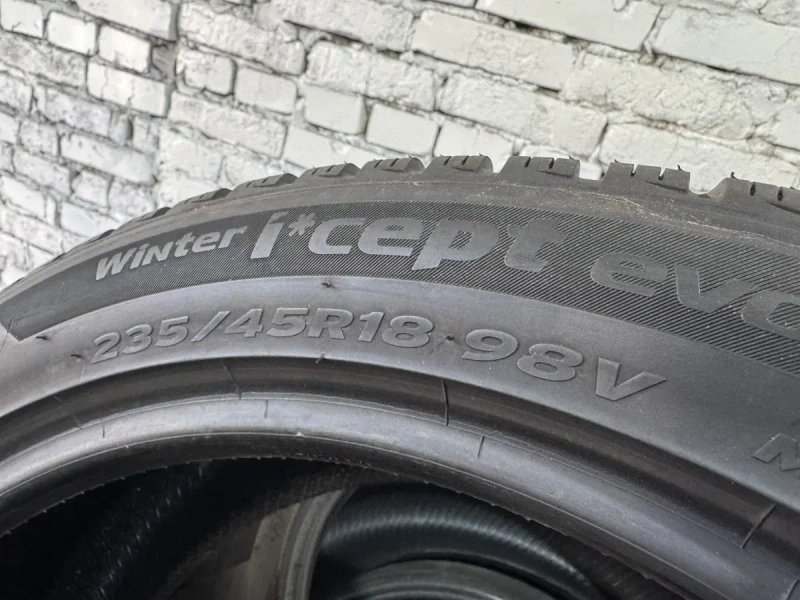 Зимові шини Hankook 235/45 R18 — фото 5