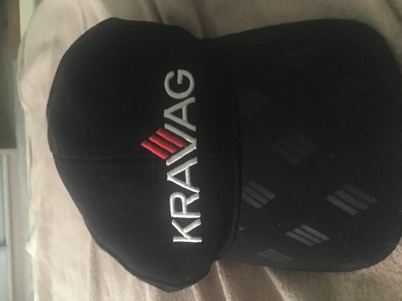 Чорна кепка KRAVAG