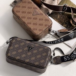 Жіноча сумочка Guess 4G