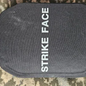 Керамическая бронеплита Strike Face 6-го класса Al2O3 3.7 kg (10+12) NIJ IV 27 х 33 см. Черный