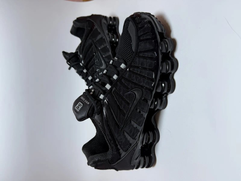 Кросівки чоловічі Nike shox