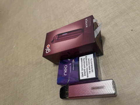 XROS 3 MINI та GLO з успаковкою стіків