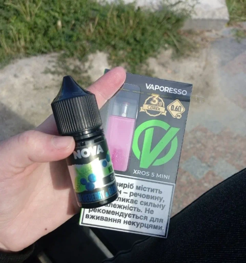 Vaperosso xros 5 mini + рідина для вейпу NOVA Blueberry & Basil 30 мл