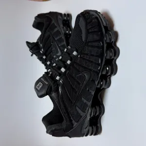 Кросівки чоловічі Nike shox