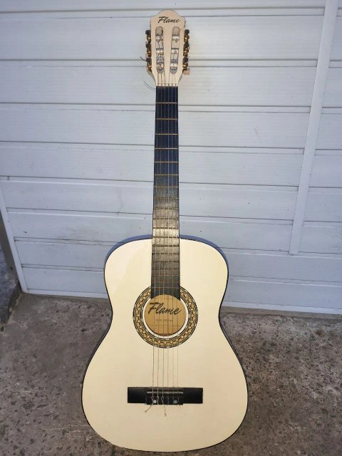 Классическая гитара "Flame CG821 3/4" белая
