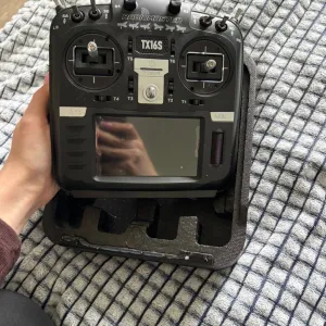 RadioMaster TX16S — це професійний пульт для керування FPV-дронами, літаками та гелікоптерами