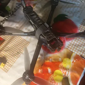 FPV дрон квадрокоптер