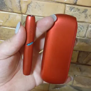 Айкос червоний IQOS